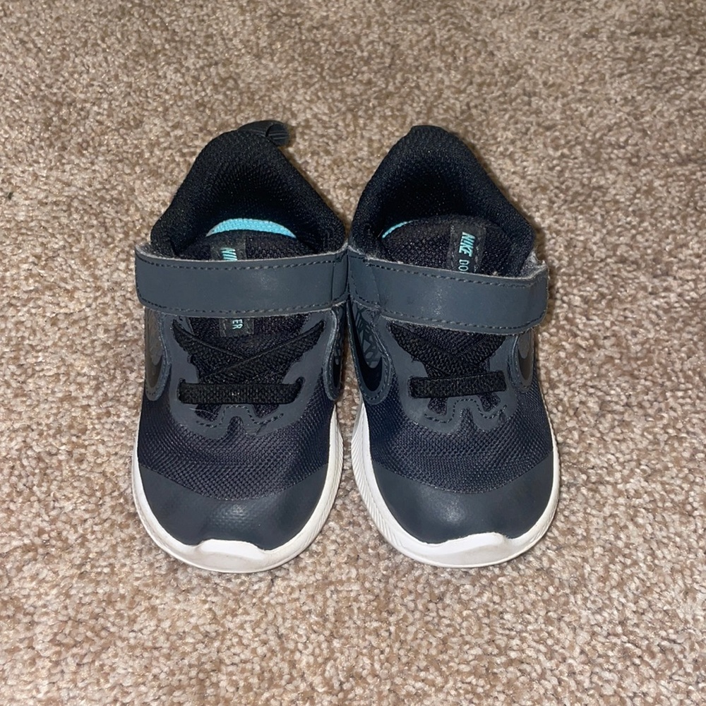 Baby girl size 4C Nike sneakers